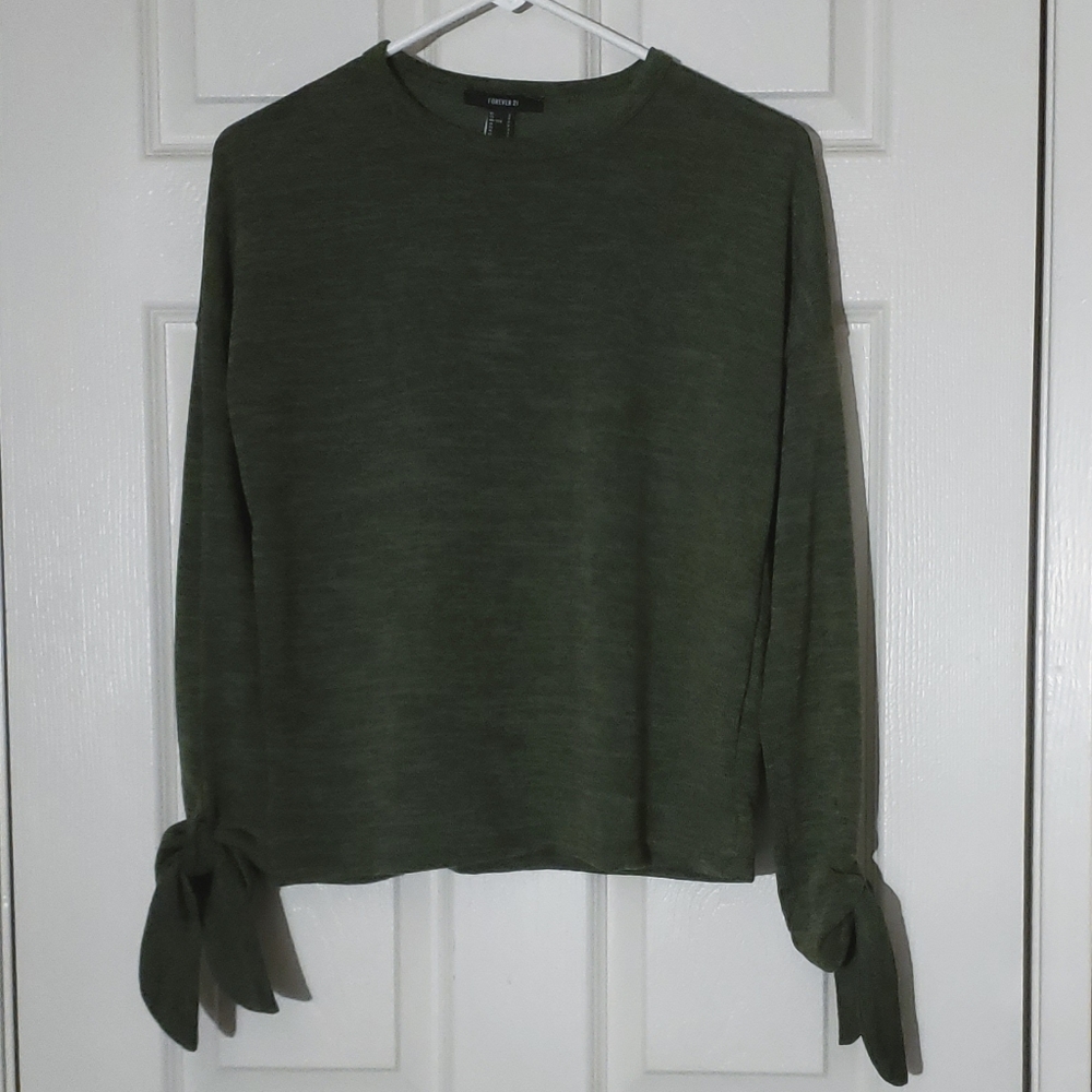 Olive tie-sleeve top - Picture 2 of 4